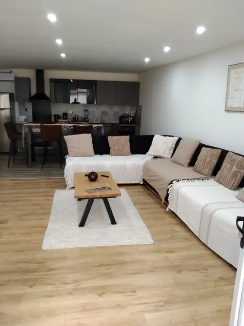 cozy 2-bedroom apartment, wifi, air conditioning - Image 1