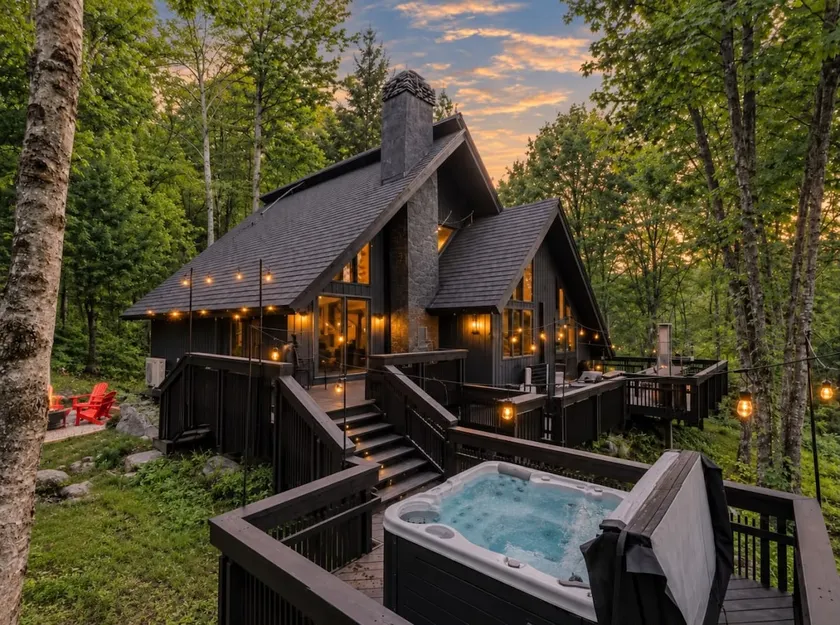Hot Tub|Firepit|Pets|Near Hiking, Lake & Okemo - Image 1