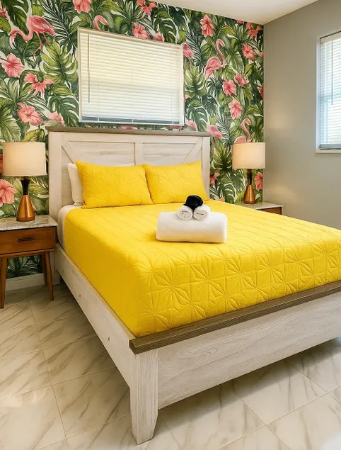 Charming 1BR Canal Front Retreat - Image 1
