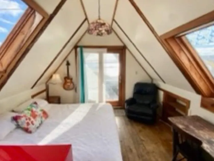 Wharfside Loft - Image 1