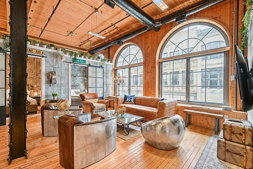 Exquisite 6BR Loft – Super Central Old Montreal - Image 1