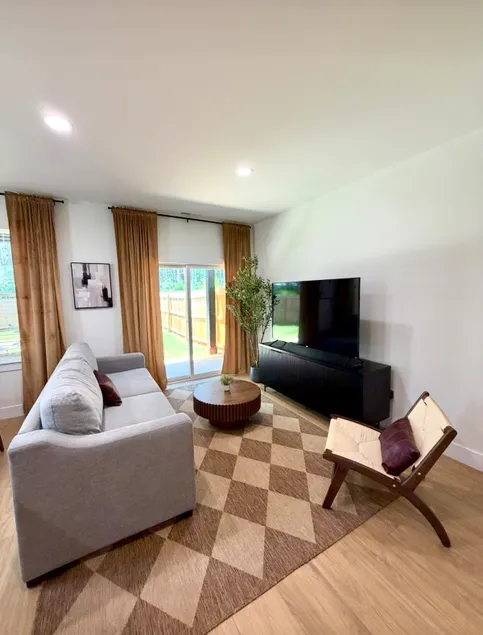 Warm Evenings Await – 3BR Home Boiling Springs - Image 1