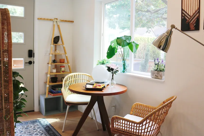 Cozy Private 1B1B AC + Parking | Central Location - Image 1