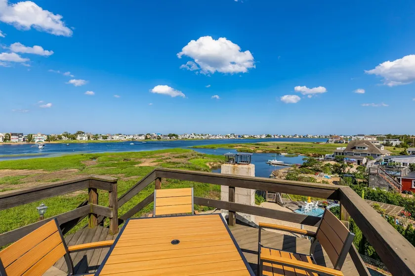 Sunrise Paradise: Water Views, Roof Deck, Grill - Image 1
