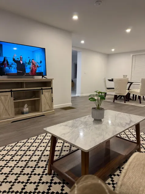 Pet-Friendly, Cozy, Fully Remodeled Home - Image 1