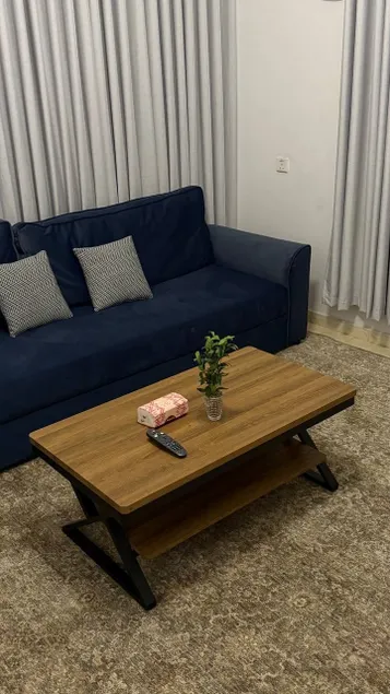 Room and lounge with self check-in - Image 1