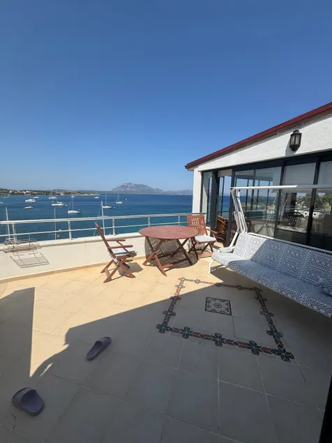A peaceful home in the heart of the harbor - Image 1