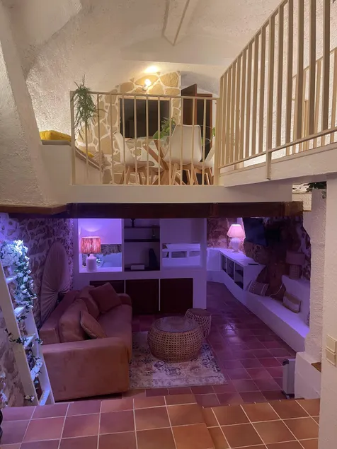 Unique and romantic duplex, 15 minutes from Monaco - Image 1