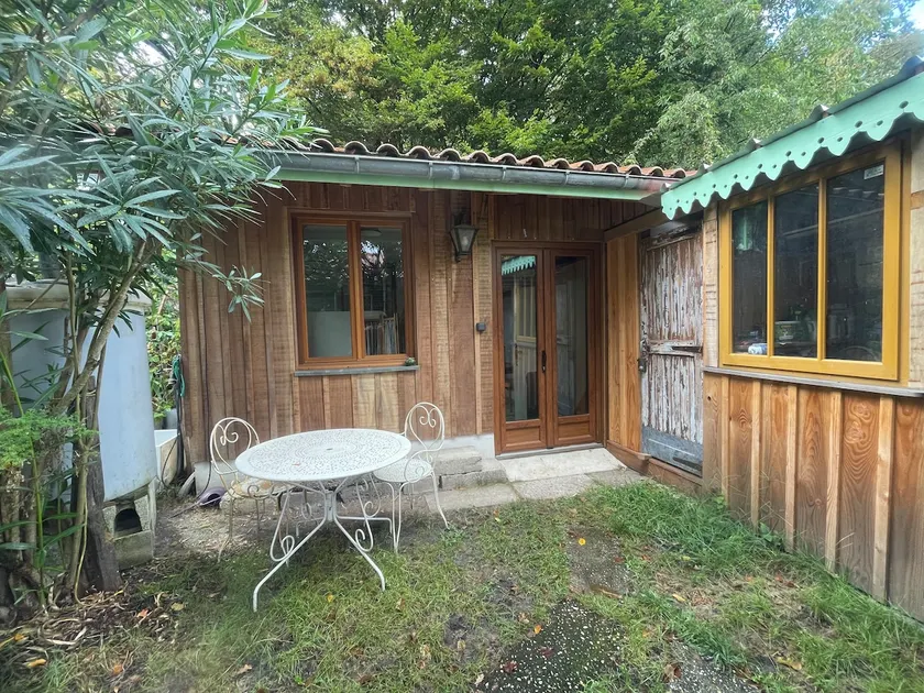 cabin at the bottom of the garden - Image 1