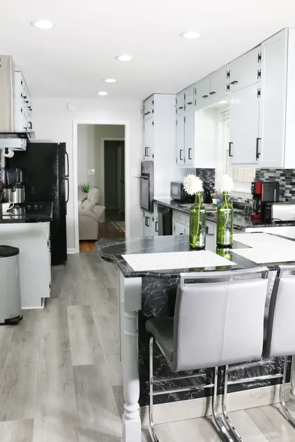 Relaxing 3BR Modern Oasis - Image 1