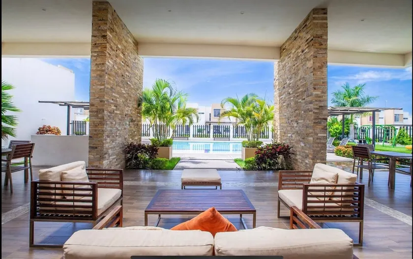 Casa Roble | Beach, Shops & Everything Close - Image 1