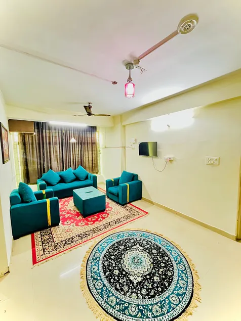 Cozy & Cool: Breezy Summer Haven 3bhk Flat - Image 1