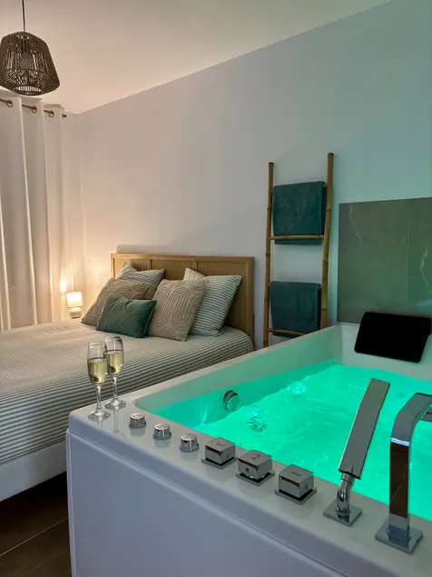Le Cocon Vert - Cozy house with jacuzzi - Image 1