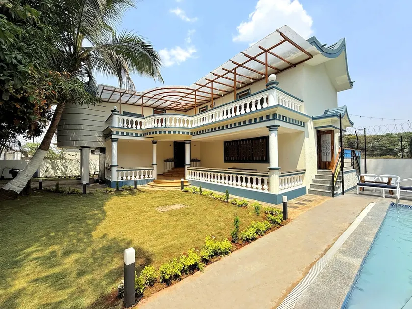 Anand Mansion - Image 1