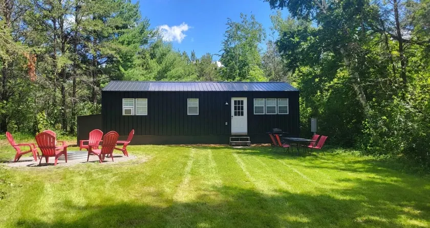 Casual Cabin - Image 1