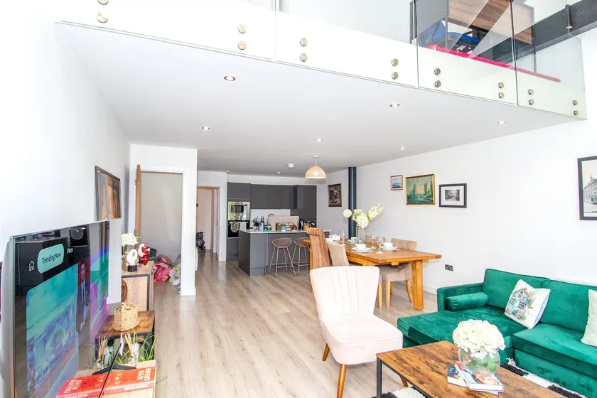 Stylish 2-Bed Apartment at Conditioning House - Image 1