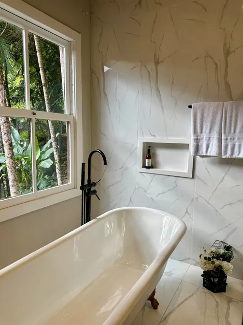 Place to relax and enjoy with Lagoon and Bathtub - Image 1