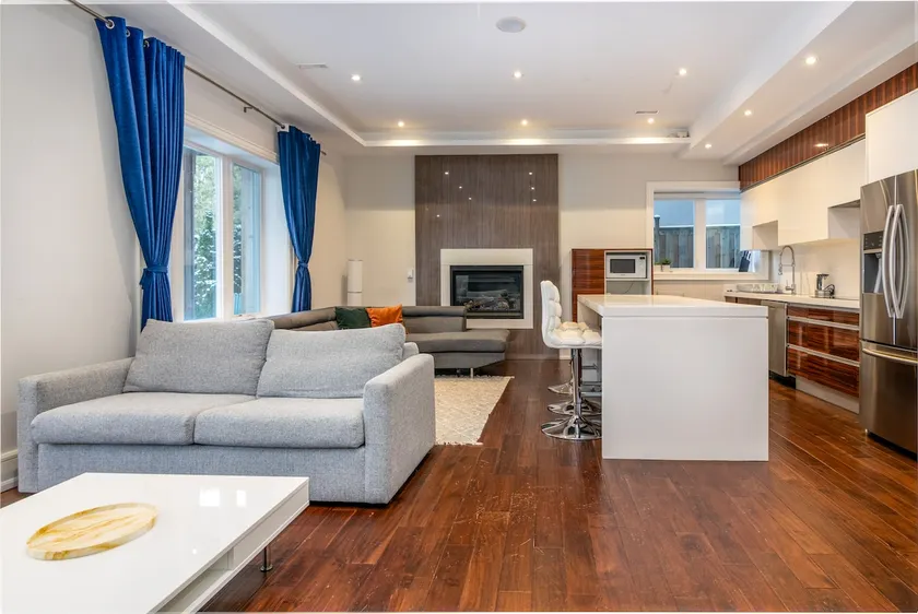 Luxury 3BR Willowdale Retreat with Backyard - Image 1