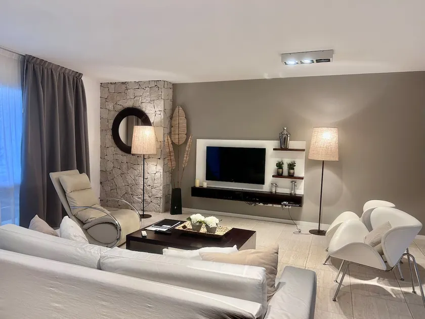 (211) Dream apartment meters from the sea - Image 1