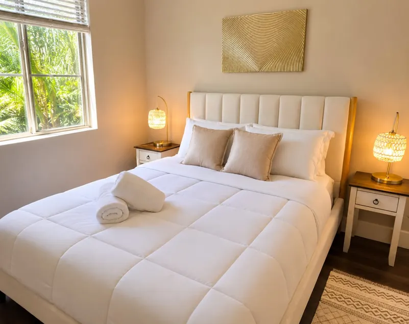 Prime Santa Monica 1 bed & bath - Image 1