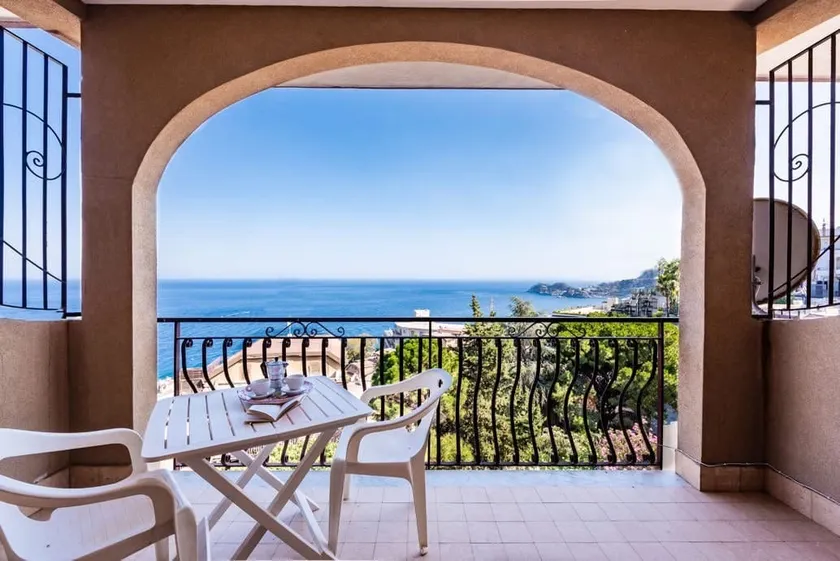 Upon Taormina - Leto Sunrise - Image 1