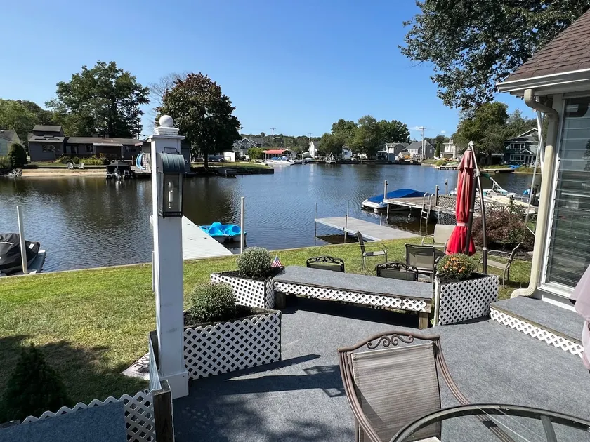 Winter Oasis on the Lake! - Image 1