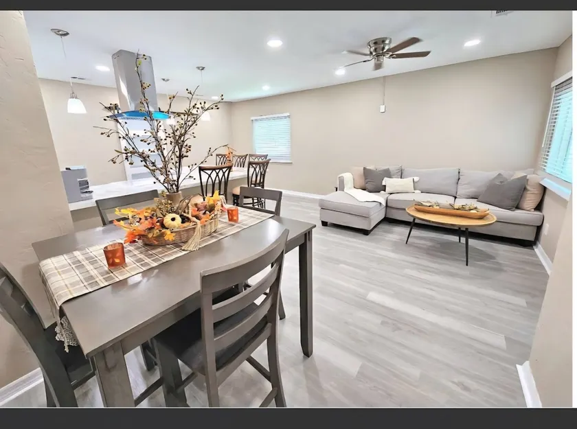 Affordable Convenient Stay at Lake City - Image 1