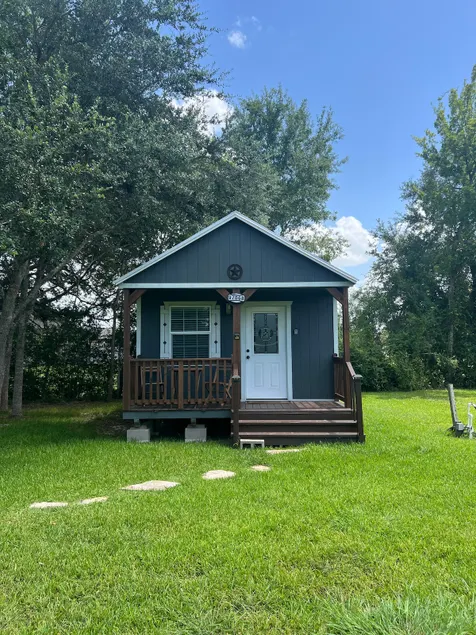 Cozy cabin-center of Pearland E - Image 1