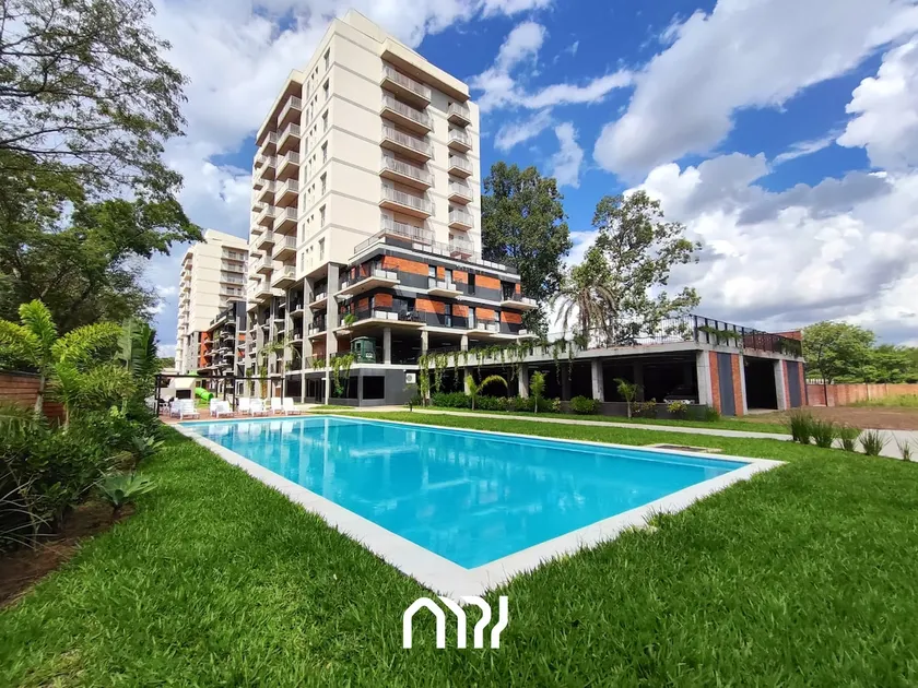 Modern apartment with pool near airport - Image 1