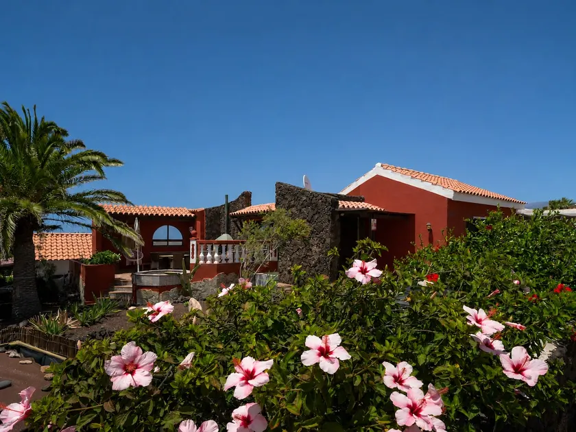 Ruhiges Ferienhaus in La Pared – Beach & Nature - Image 1
