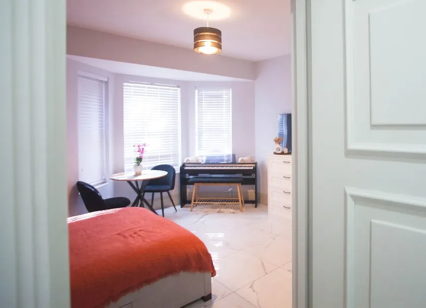 Chic SW8 Apartment Near Central London - Image 1