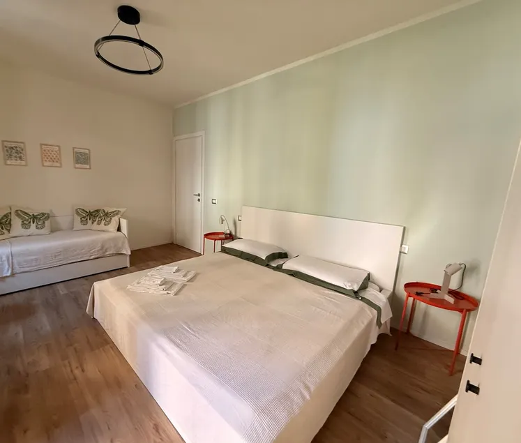 Tuxedo Apartment-Cozy Stay near Intra - Image 1