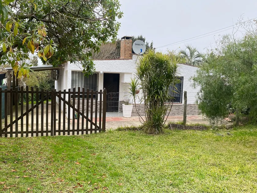 Beach house for rent. - Image 1