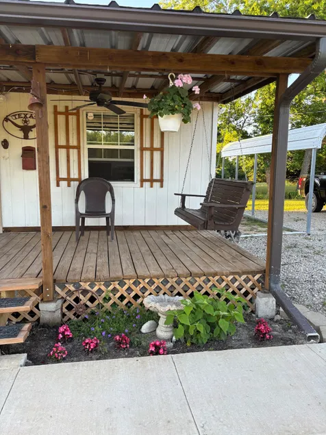 Longhorn Cabin in Lone Oak - Image 1