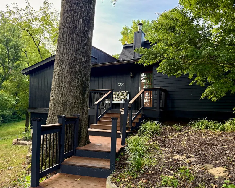 The Wooded Retreat in Historic Edwardsville - Image 1