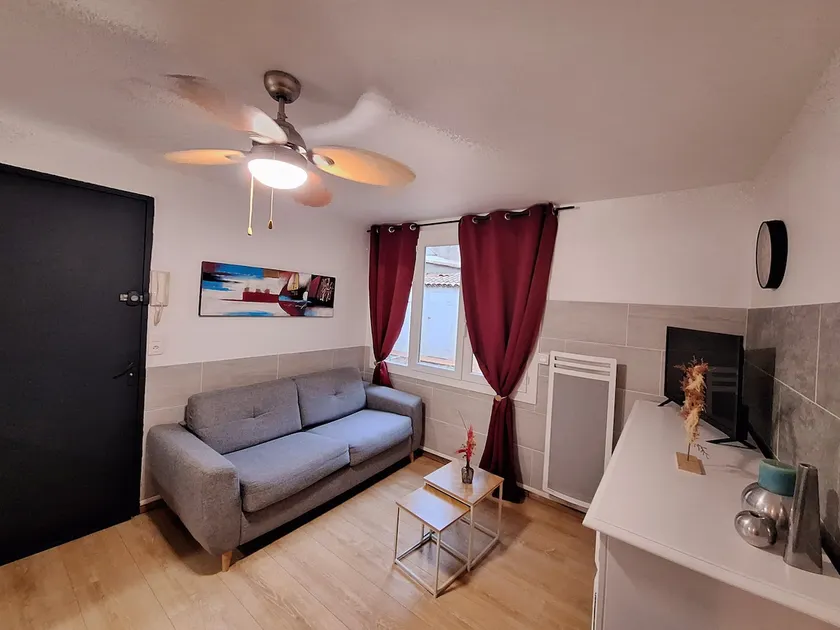 Air-conditioned apartment 5 minutes from the beach and the harbor - Image 1
