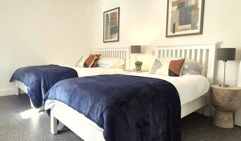 Private room with double & single beds, Monaghan - Image 1