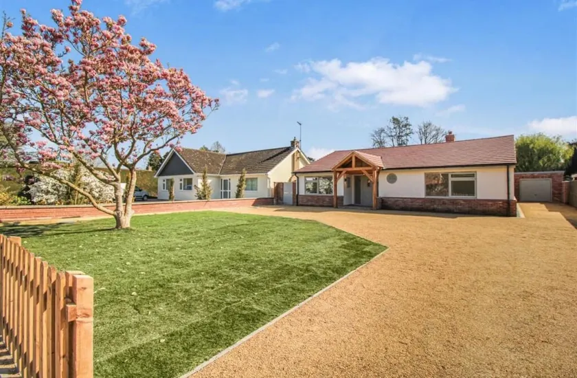 Beautiful new detached home - Image 1