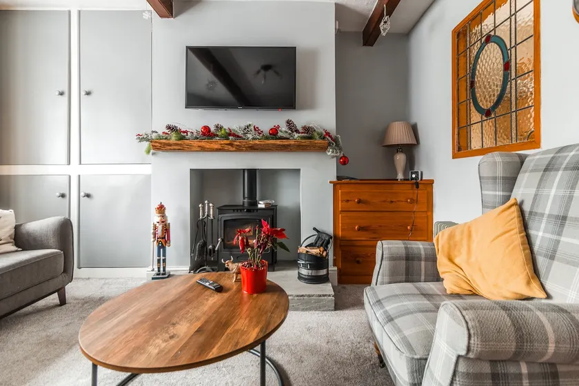 Cosy Haworth Cottage with Garden and Valley Views - Image 1
