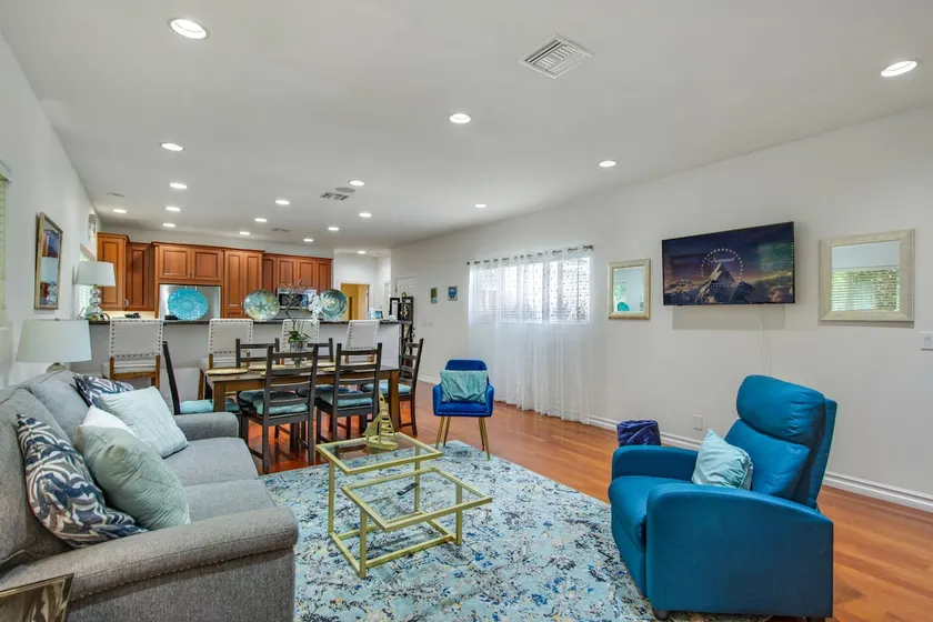 1-Bedroom Cozy Remodeled Villa | Close To Shops - Image 1