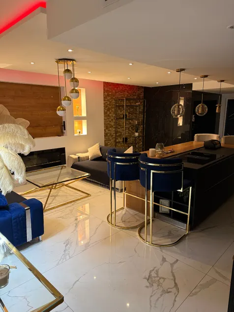 Elegant 2-Bedroom design apartment in Nice - Image 1