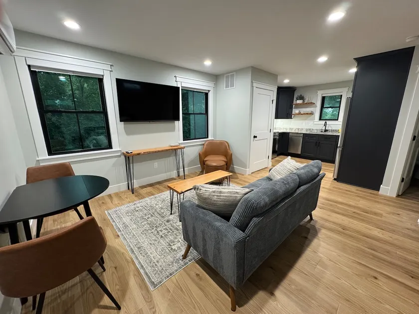 Convenient Southpark Guesthouse - Image 1