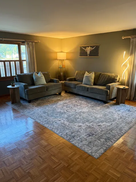 Spacious 2 bedroom home & garage - Image 1