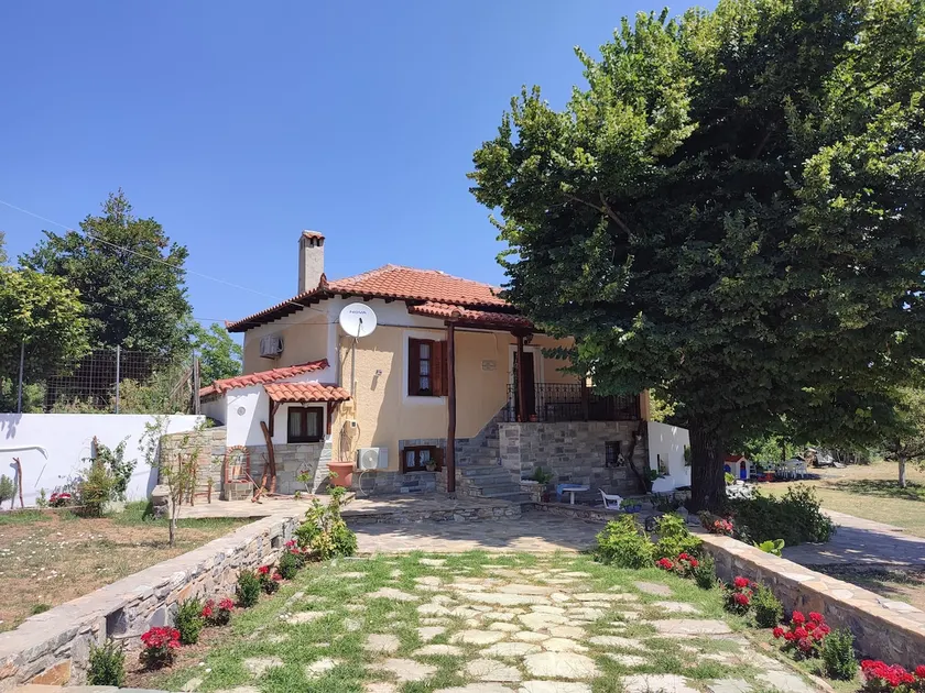 Harikleia & Maria Kefala's Land - Image 1