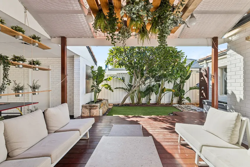 Walk to Beach, Pet friendly, Ping Pong Table - Image 1