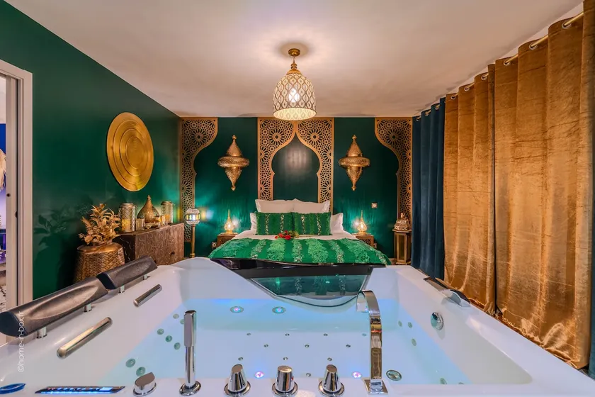 Riad Majorelle Suite with Jacuzzi – near Disney - Image 1