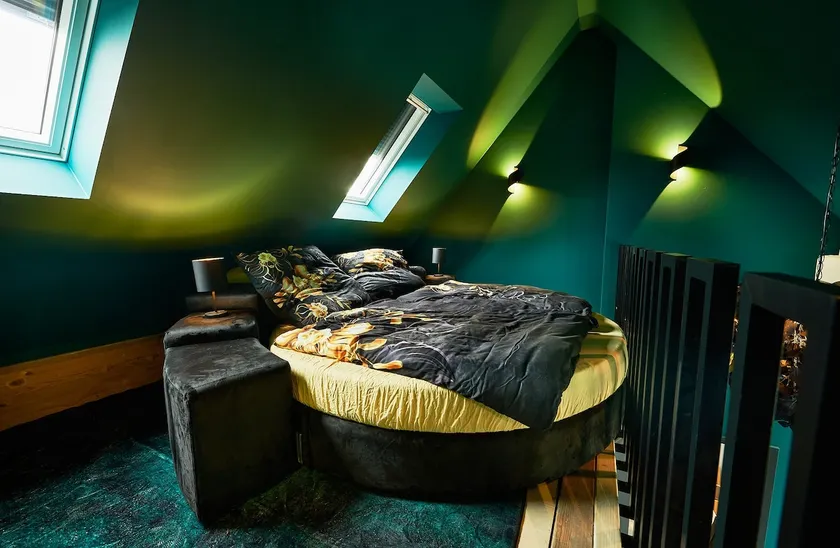 Romantic Upkammer - Image 1