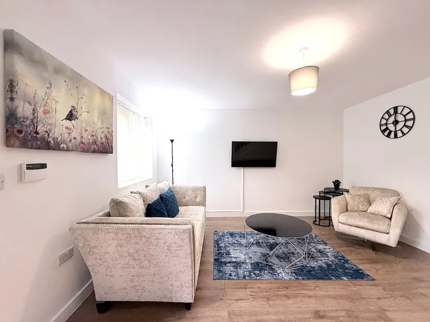 The Leigh Haven - Stylish 3 Bed Home Sleeps 5 - Image 1