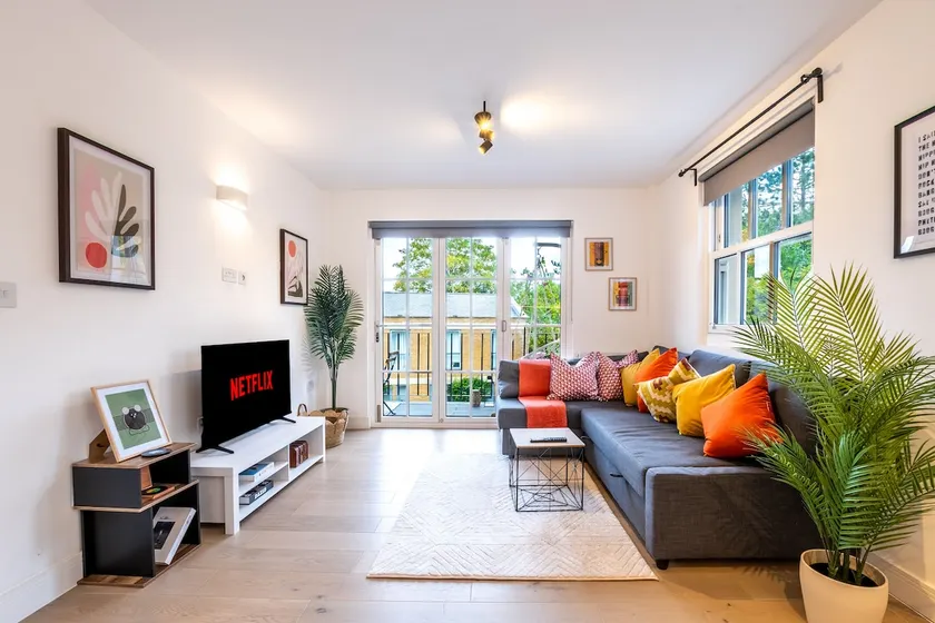 Chiswick Chic 2BR apt w/Balcony | Facing Station - Image 1