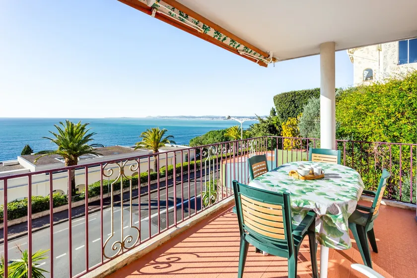 Majestic view of the sea and Nice - Image 1